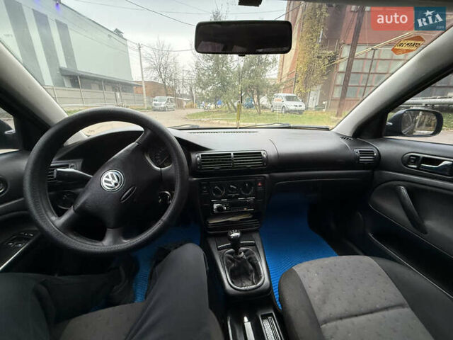 Черный Фольксваген Пассат, объемом двигателя 1.6 л и пробегом 335 тыс. км за 2999 $, фото 11 на Automoto.ua