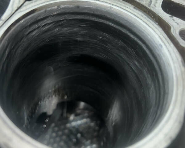 Черный Фольксваген Пассат, объемом двигателя 1.6 л и пробегом 350 тыс. км за 3200 $, фото 26 на Automoto.ua