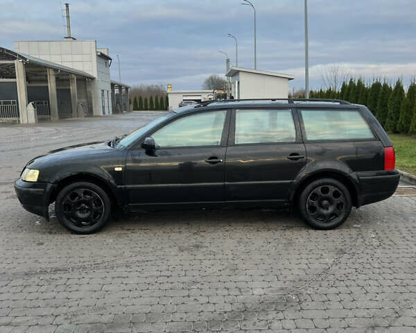 Черный Фольксваген Пассат, объемом двигателя 1.6 л и пробегом 350 тыс. км за 3200 $, фото 3 на Automoto.ua