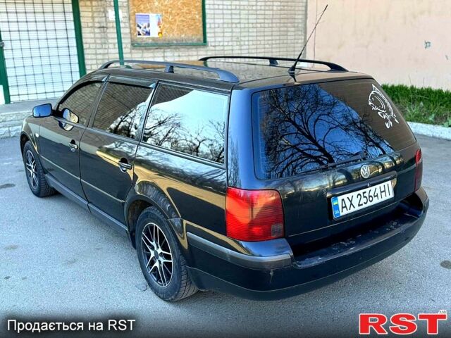 Черный Фольксваген Пассат, объемом двигателя 1.6 л и пробегом 347 тыс. км за 2700 $, фото 7 на Automoto.ua