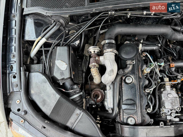 Черный Фольксваген Пассат, объемом двигателя 1.9 л и пробегом 408 тыс. км за 2999 $, фото 47 на Automoto.ua