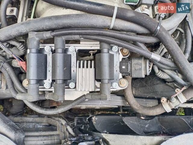 Черный Фольксваген Пассат, объемом двигателя 2.77 л и пробегом 267 тыс. км за 2950 $, фото 27 на Automoto.ua