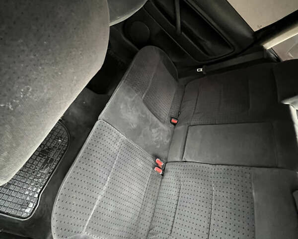 Черный Фольксваген Пассат, объемом двигателя 1.9 л и пробегом 481 тыс. км за 3299 $, фото 26 на Automoto.ua