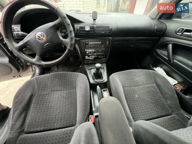 Черный Фольксваген Пассат, объемом двигателя 1.9 л и пробегом 481 тыс. км за 3299 $, фото 20 на Automoto.ua