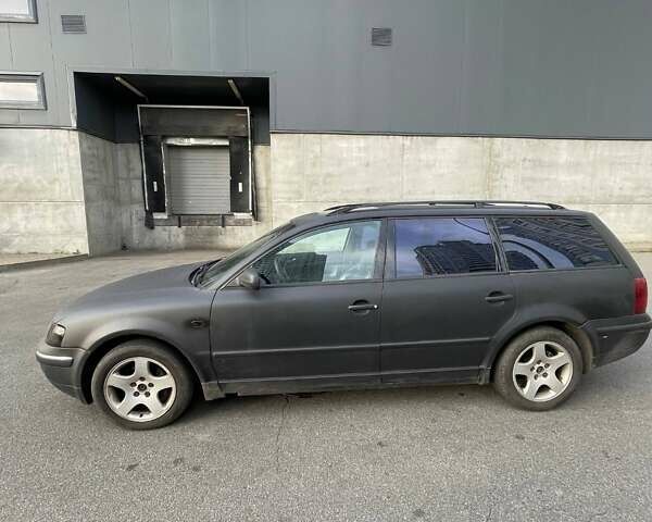 Чорний Фольксваген Пассат, об'ємом двигуна 2.8 л та пробігом 268 тис. км за 2700 $, фото 11 на Automoto.ua