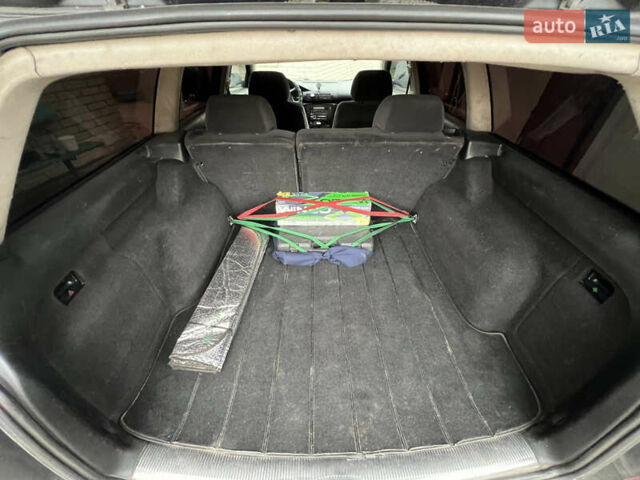 Черный Фольксваген Пассат, объемом двигателя 1.9 л и пробегом 481 тыс. км за 3299 $, фото 30 на Automoto.ua