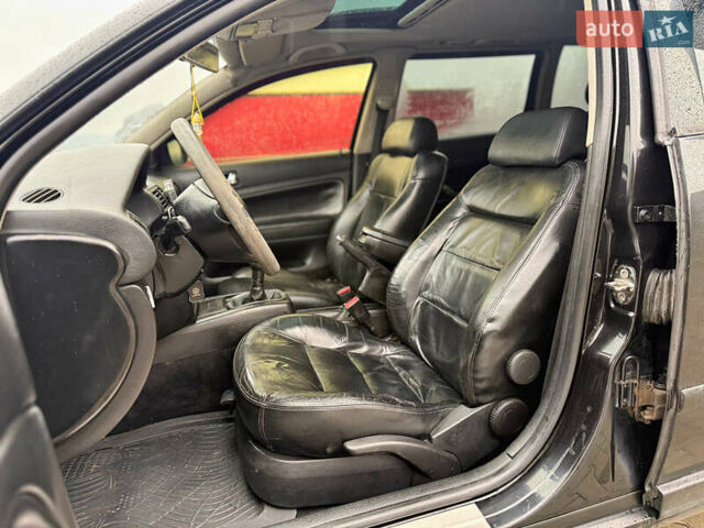 Черный Фольксваген Пассат, объемом двигателя 1.9 л и пробегом 405 тыс. км за 2900 $, фото 28 на Automoto.ua