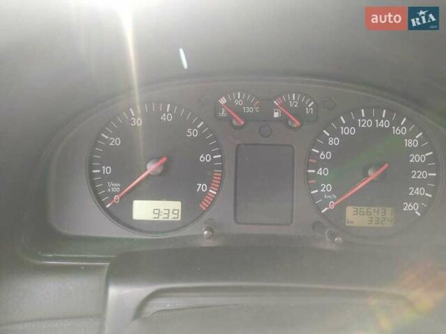 Черный Фольксваген Пассат, объемом двигателя 1.8 л и пробегом 350 тыс. км за 3000 $, фото 3 на Automoto.ua