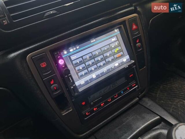 Черный Фольксваген Пассат, объемом двигателя 1.9 л и пробегом 408 тыс. км за 2800 $, фото 30 на Automoto.ua