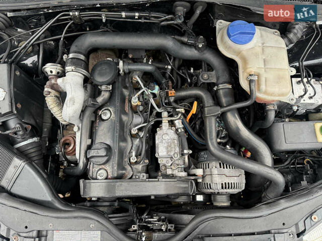 Черный Фольксваген Пассат, объемом двигателя 1.9 л и пробегом 405 тыс. км за 2900 $, фото 36 на Automoto.ua