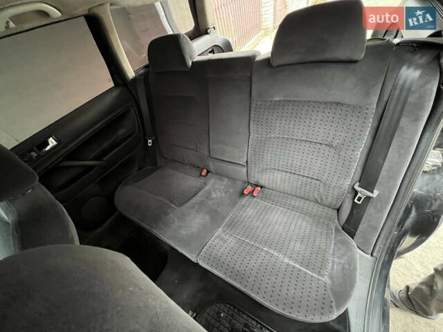 Черный Фольксваген Пассат, объемом двигателя 1.9 л и пробегом 481 тыс. км за 3299 $, фото 27 на Automoto.ua