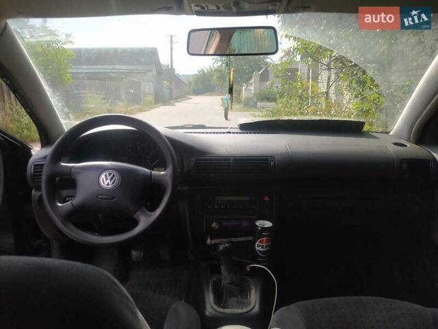 Черный Фольксваген Пассат, объемом двигателя 1.8 л и пробегом 350 тыс. км за 3000 $, фото 1 на Automoto.ua