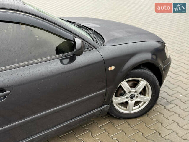 Черный Фольксваген Пассат, объемом двигателя 1.9 л и пробегом 405 тыс. км за 2900 $, фото 15 на Automoto.ua
