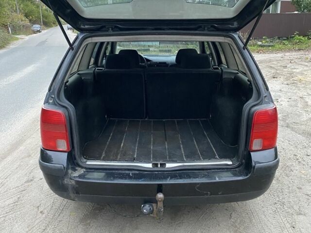 Чорний Фольксваген Пассат, об'ємом двигуна 1.9 л та пробігом 300 тис. км за 1550 $, фото 10 на Automoto.ua