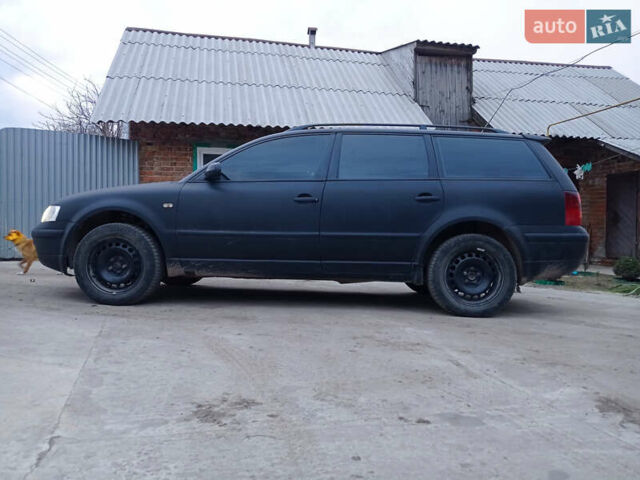 Черный Фольксваген Пассат, объемом двигателя 1.9 л и пробегом 481 тыс. км за 3299 $, фото 5 на Automoto.ua