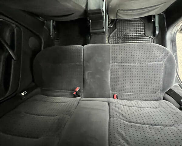 Черный Фольксваген Пассат, объемом двигателя 1.9 л и пробегом 481 тыс. км за 3299 $, фото 29 на Automoto.ua