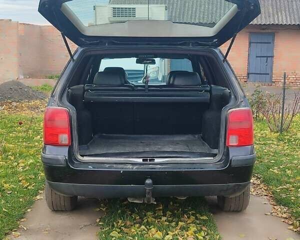 Черный Фольксваген Пассат, объемом двигателя 1.9 л и пробегом 645 тыс. км за 2800 $, фото 5 на Automoto.ua