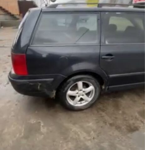 Чорний Фольксваген Пассат, об'ємом двигуна 1.9 л та пробігом 2 тис. км за 2400 $, фото 4 на Automoto.ua