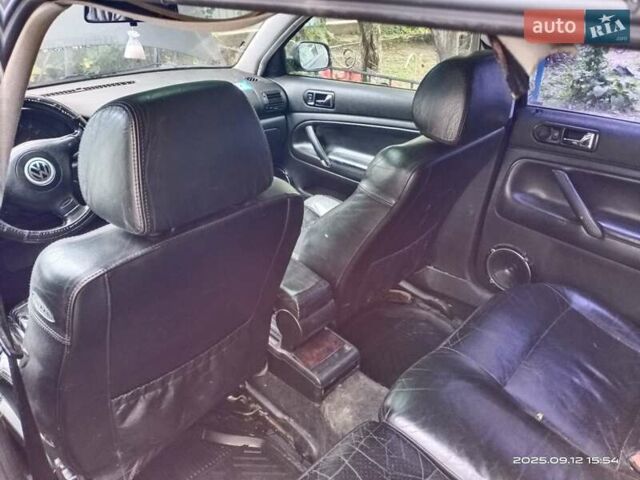 Черный Фольксваген Пассат, объемом двигателя 2.77 л и пробегом 267 тыс. км за 2950 $, фото 16 на Automoto.ua