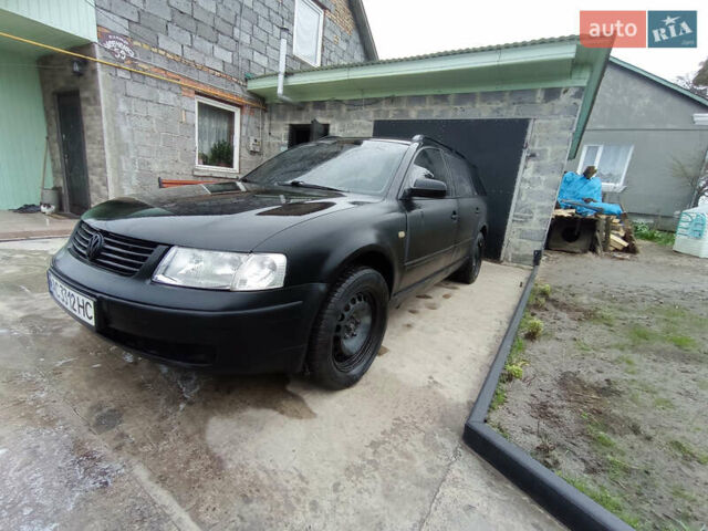 Черный Фольксваген Пассат, объемом двигателя 1.9 л и пробегом 481 тыс. км за 3299 $, фото 7 на Automoto.ua