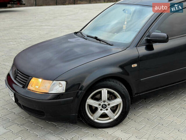 Черный Фольксваген Пассат, объемом двигателя 1.9 л и пробегом 408 тыс. км за 2999 $, фото 3 на Automoto.ua