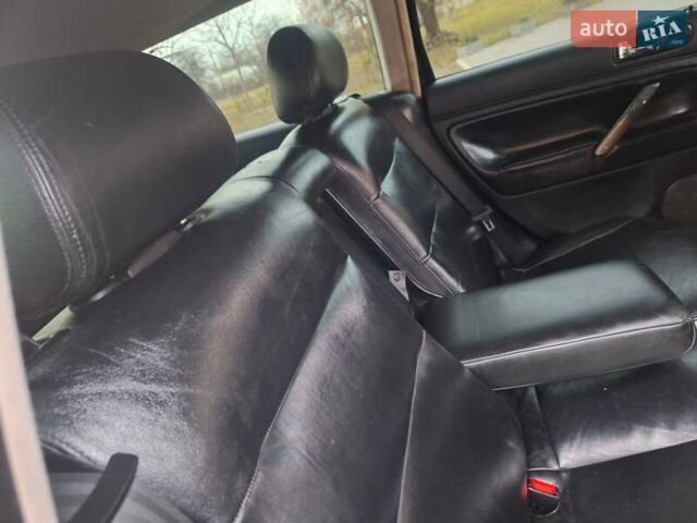 Черный Фольксваген Пассат, объемом двигателя 1.9 л и пробегом 408 тыс. км за 2800 $, фото 18 на Automoto.ua