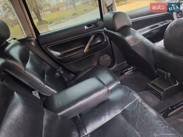 Черный Фольксваген Пассат, объемом двигателя 1.9 л и пробегом 408 тыс. км за 2800 $, фото 19 на Automoto.ua