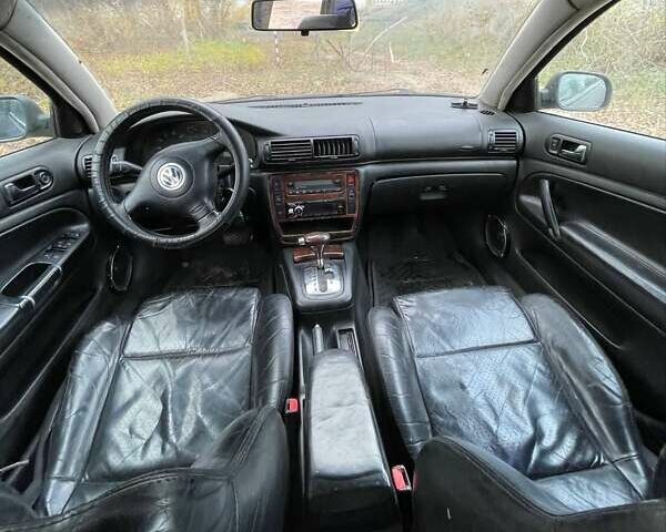 Чорний Фольксваген Пассат, об'ємом двигуна 2.8 л та пробігом 268 тис. км за 2700 $, фото 17 на Automoto.ua