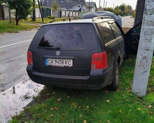 Черный Фольксваген Пассат, объемом двигателя 1.8 л и пробегом 345 тыс. км за 1883 $, фото 4 на Automoto.ua