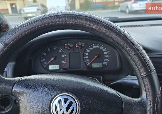 Черный Фольксваген Пассат, объемом двигателя 1.6 л и пробегом 274 тыс. км за 4000 $, фото 16 на Automoto.ua