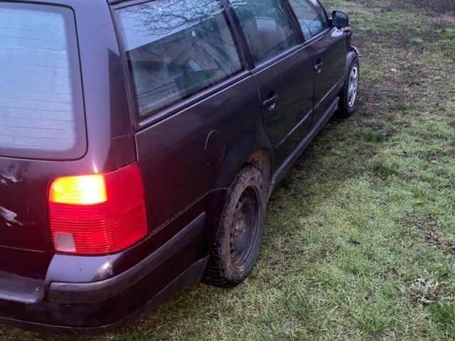 Черный Фольксваген Пассат, объемом двигателя 0 л и пробегом 380 тыс. км за 900 $, фото 4 на Automoto.ua