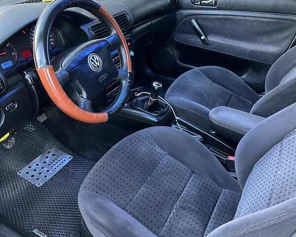 Черный Фольксваген Пассат, объемом двигателя 1.9 л и пробегом 375 тыс. км за 4550 $, фото 7 на Automoto.ua