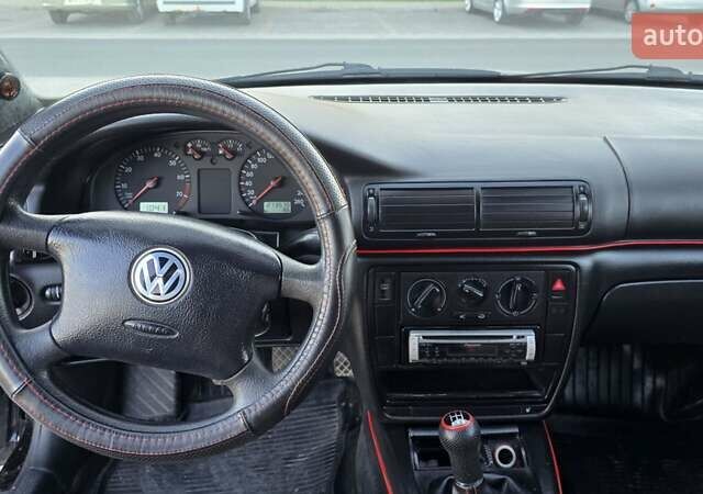 Черный Фольксваген Пассат, объемом двигателя 1.6 л и пробегом 274 тыс. км за 4000 $, фото 14 на Automoto.ua