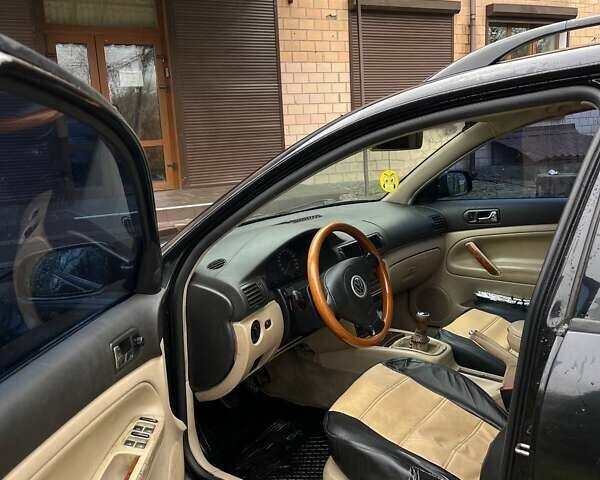 Черный Фольксваген Пассат, объемом двигателя 1.78 л и пробегом 300 тыс. км за 3000 $, фото 13 на Automoto.ua