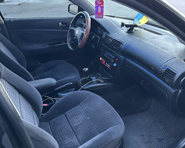 Черный Фольксваген Пассат, объемом двигателя 1.9 л и пробегом 375 тыс. км за 4550 $, фото 11 на Automoto.ua