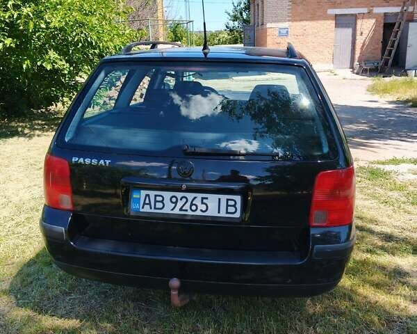 Черный Фольксваген Пассат, объемом двигателя 1.6 л и пробегом 215 тыс. км за 3700 $, фото 4 на Automoto.ua