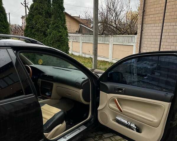 Черный Фольксваген Пассат, объемом двигателя 1.78 л и пробегом 300 тыс. км за 3000 $, фото 8 на Automoto.ua