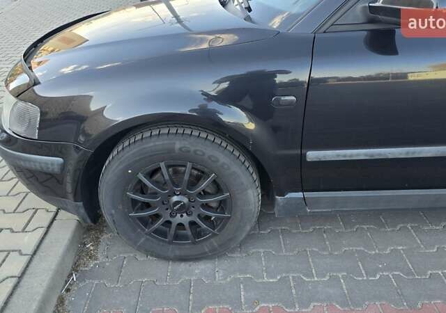 Черный Фольксваген Пассат, объемом двигателя 1.6 л и пробегом 274 тыс. км за 4000 $, фото 4 на Automoto.ua