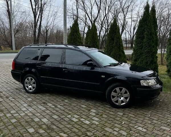 Черный Фольксваген Пассат, объемом двигателя 1.78 л и пробегом 300 тыс. км за 3000 $, фото 4 на Automoto.ua