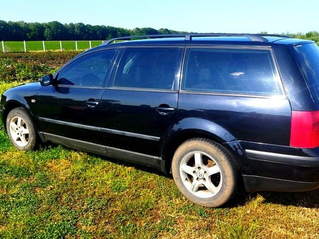 Черный Фольксваген Пассат, объемом двигателя 1.9 л и пробегом 300 тыс. км за 3900 $, фото 3 на Automoto.ua