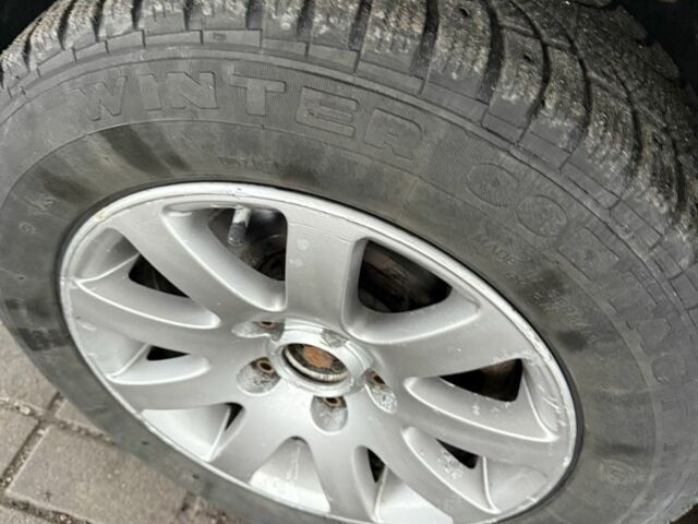 Черный Фольксваген Пассат, объемом двигателя 1.9 л и пробегом 300 тыс. км за 2500 $, фото 10 на Automoto.ua