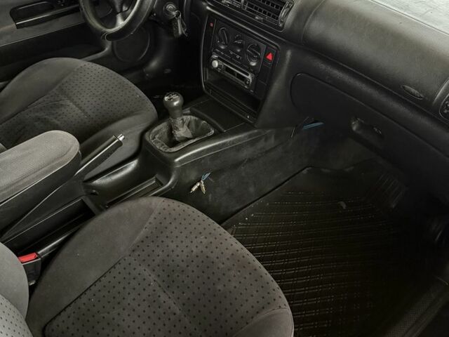 Черный Фольксваген Пассат, объемом двигателя 1.9 л и пробегом 300 тыс. км за 2500 $, фото 8 на Automoto.ua