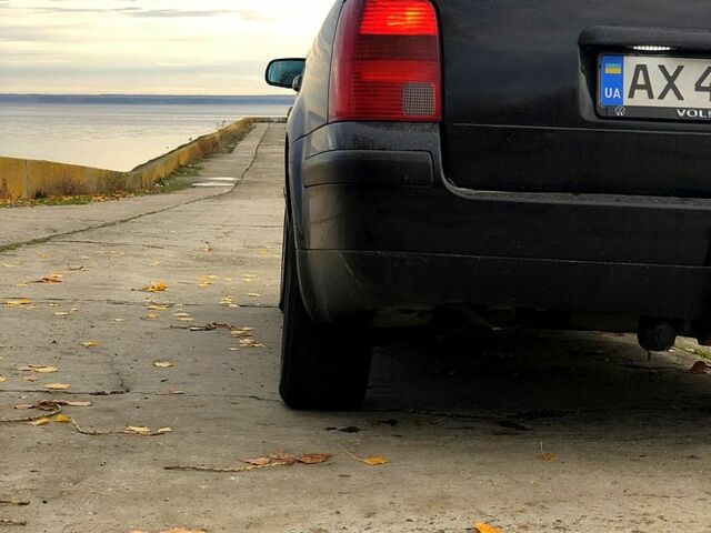 Черный Фольксваген Пассат, объемом двигателя 1.9 л и пробегом 385 тыс. км за 4200 $, фото 4 на Automoto.ua