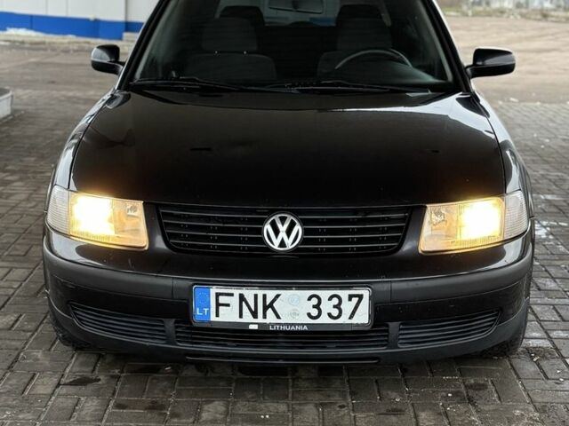 Черный Фольксваген Пассат, объемом двигателя 1.9 л и пробегом 300 тыс. км за 2500 $, фото 5 на Automoto.ua