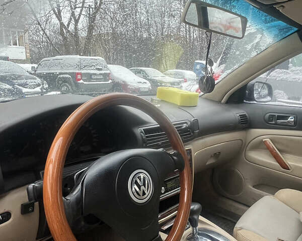 Черный Фольксваген Пассат, объемом двигателя 1.78 л и пробегом 390 тыс. км за 3100 $, фото 12 на Automoto.ua