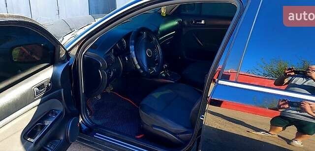 Черный Фольксваген Пассат, объемом двигателя 1.6 л и пробегом 322 тыс. км за 4800 $, фото 1 на Automoto.ua