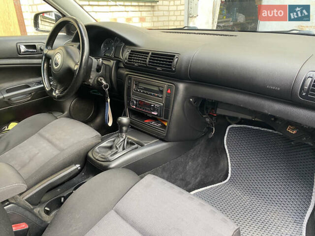 Чорний Фольксваген Пассат, об'ємом двигуна 1.98 л та пробігом 218 тис. км за 4000 $, фото 7 на Automoto.ua