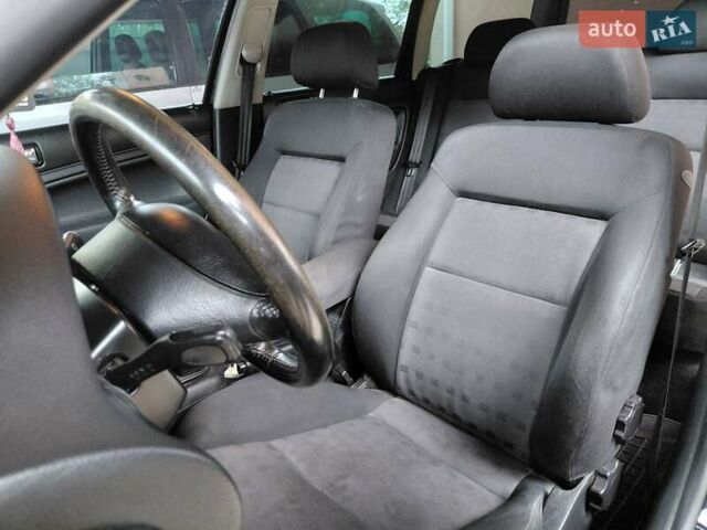 Черный Фольксваген Пассат, объемом двигателя 1.6 л и пробегом 260 тыс. км за 4400 $, фото 5 на Automoto.ua