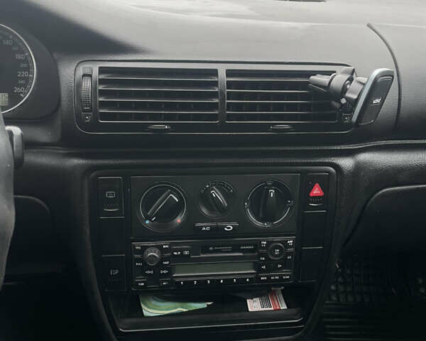 Черный Фольксваген Пассат, объемом двигателя 2 л и пробегом 367 тыс. км за 4000 $, фото 6 на Automoto.ua