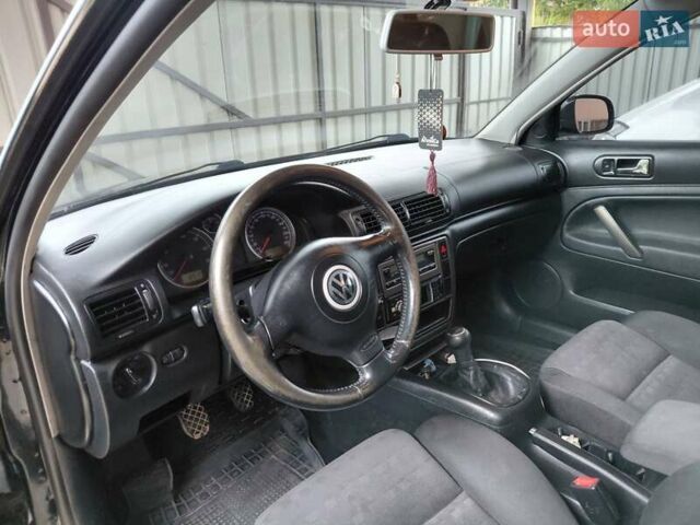 Черный Фольксваген Пассат, объемом двигателя 1.6 л и пробегом 260 тыс. км за 4400 $, фото 7 на Automoto.ua